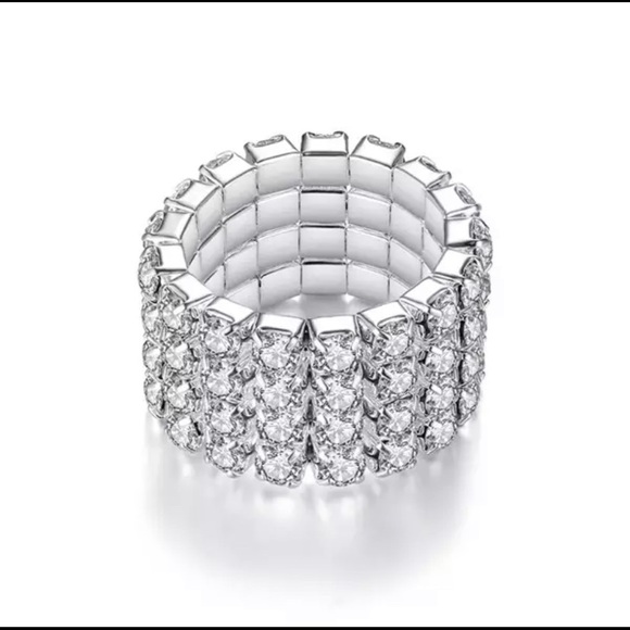 💎3/$35💎-Rhinestone Trio (2 Rings & 1 Bracelet) - Daily Wear or Events -$15 set - Picture 3 of 6